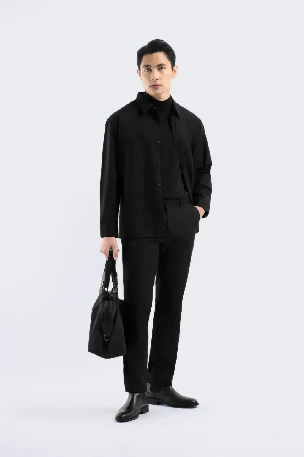 celana hitam cocok dengan baju warna apa