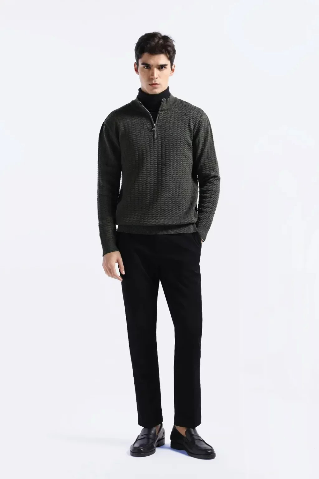 celana hitam cocok dengan baju warna apa