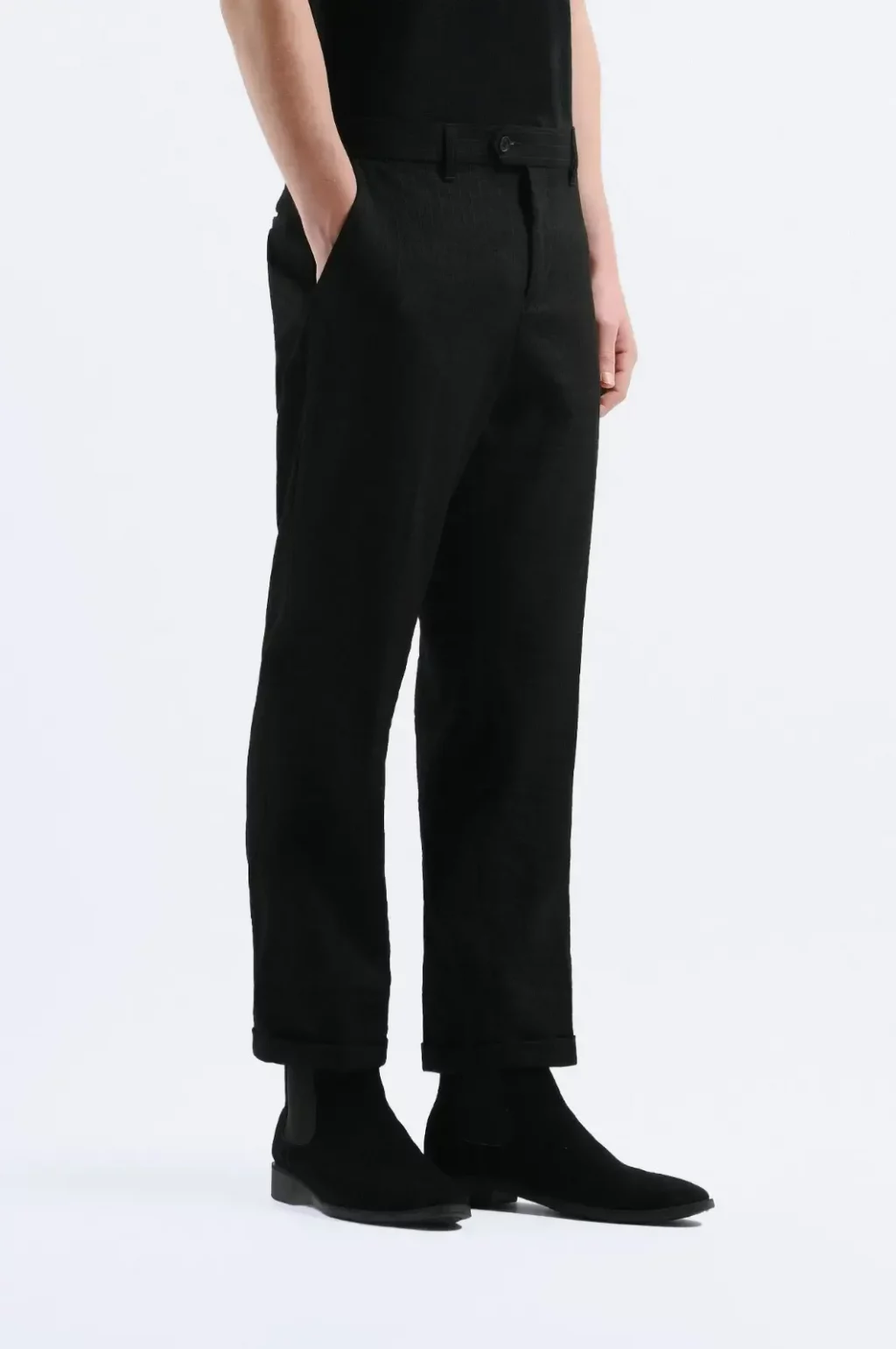 baju hitam cocok dengan celana warna apa