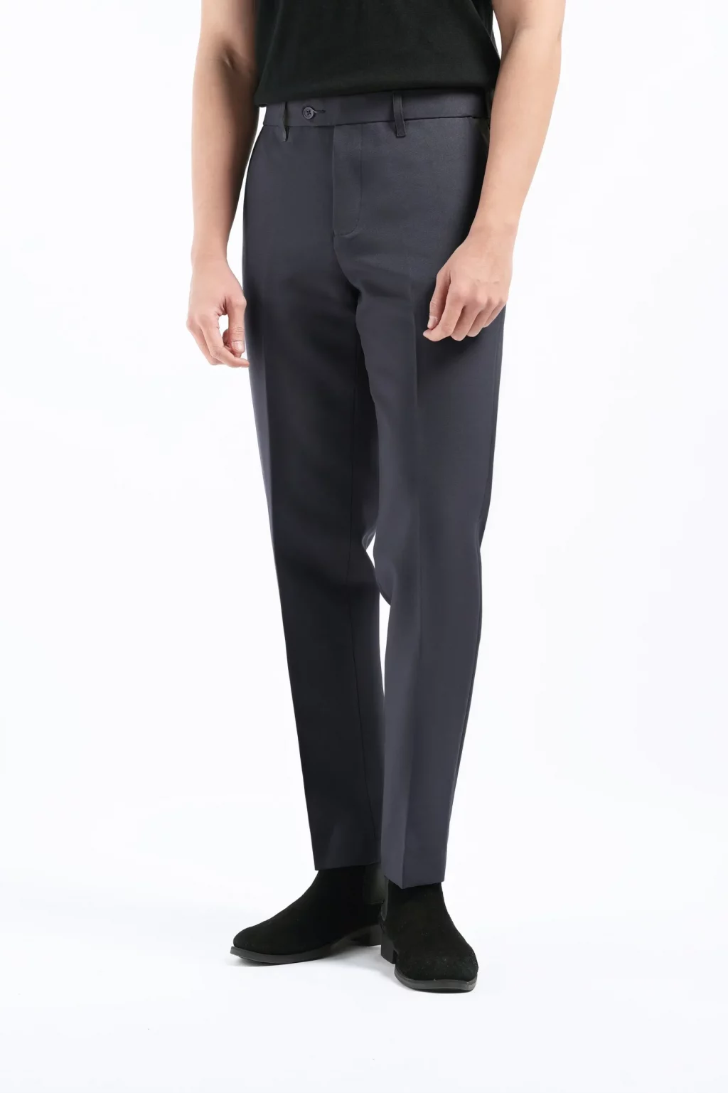 baju hitam cocok dengan celana warna apa