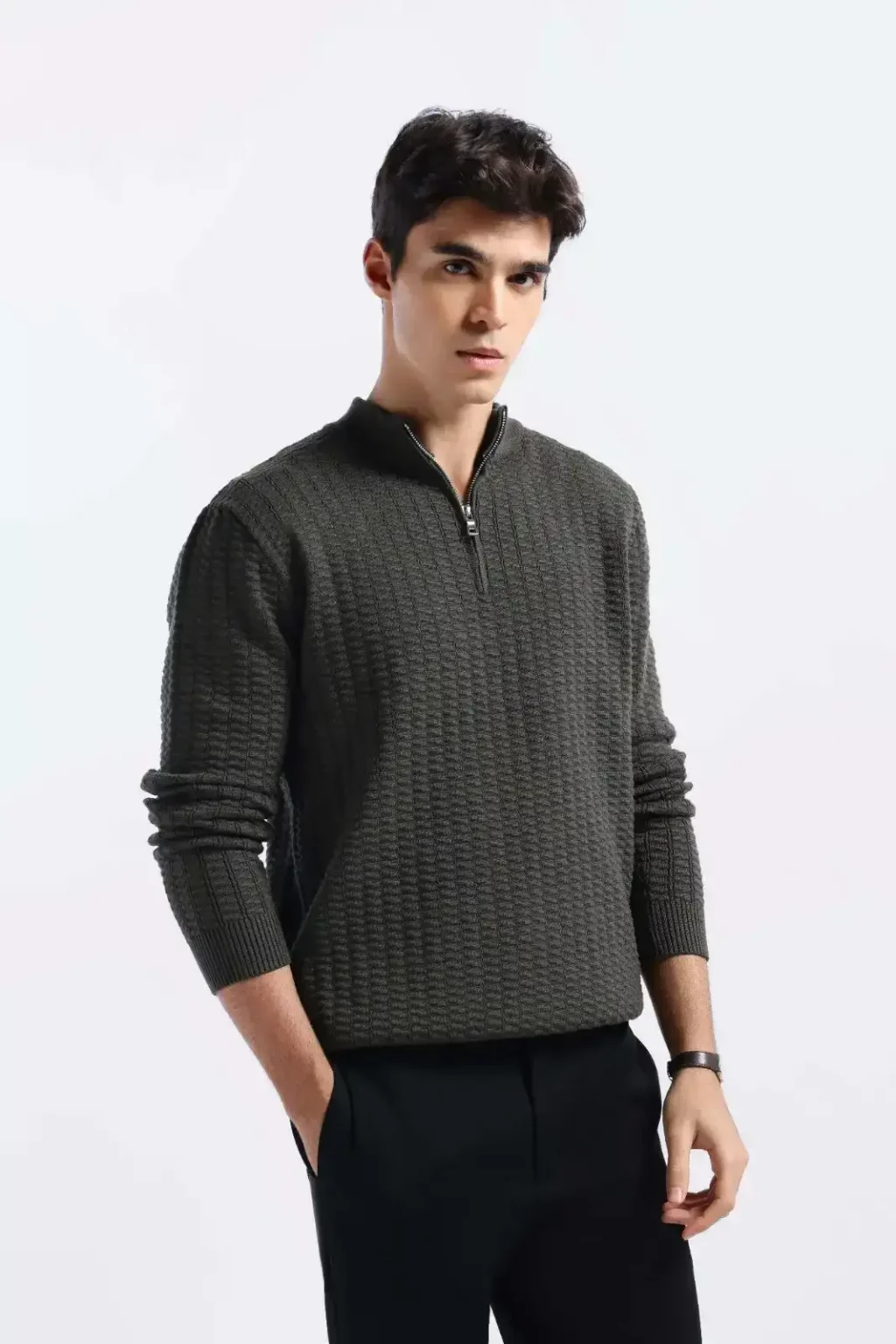 celana biru cocok dengan baju warna apa