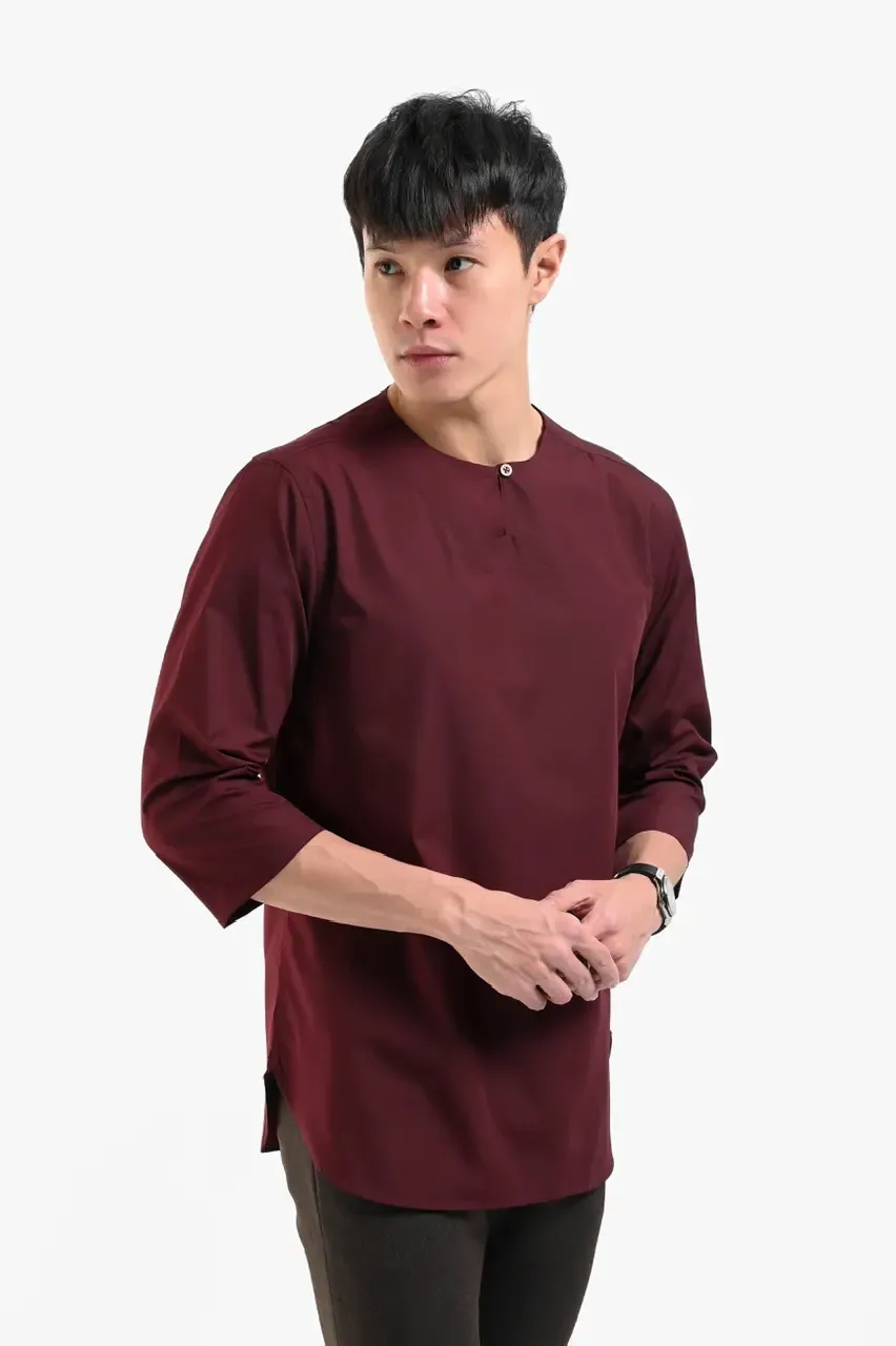 celana abu abu cocok dengan baju warna apa
