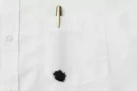 cara menghilangkan bintik hitam di baju