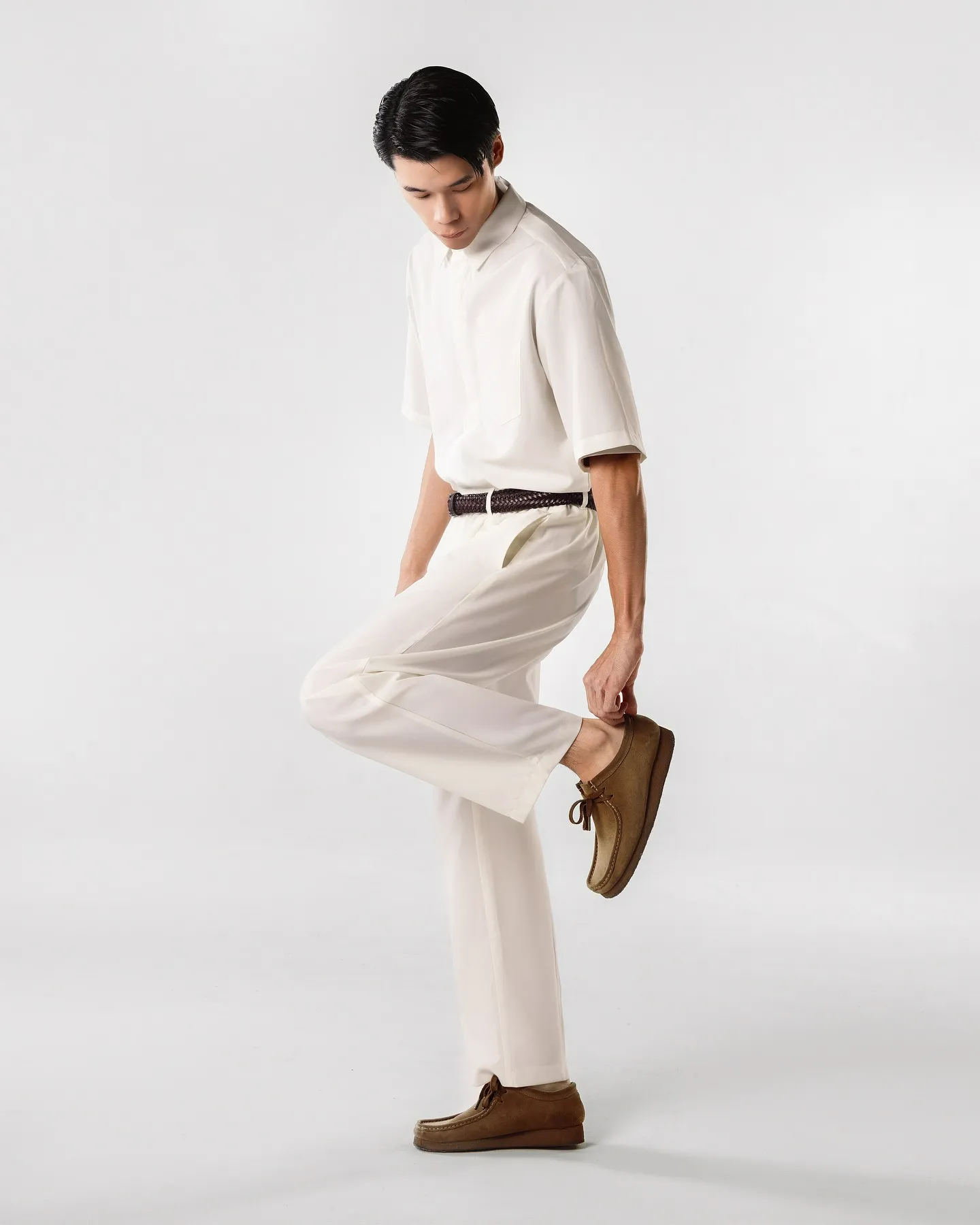 baju cream cocok dengan celana warna apa