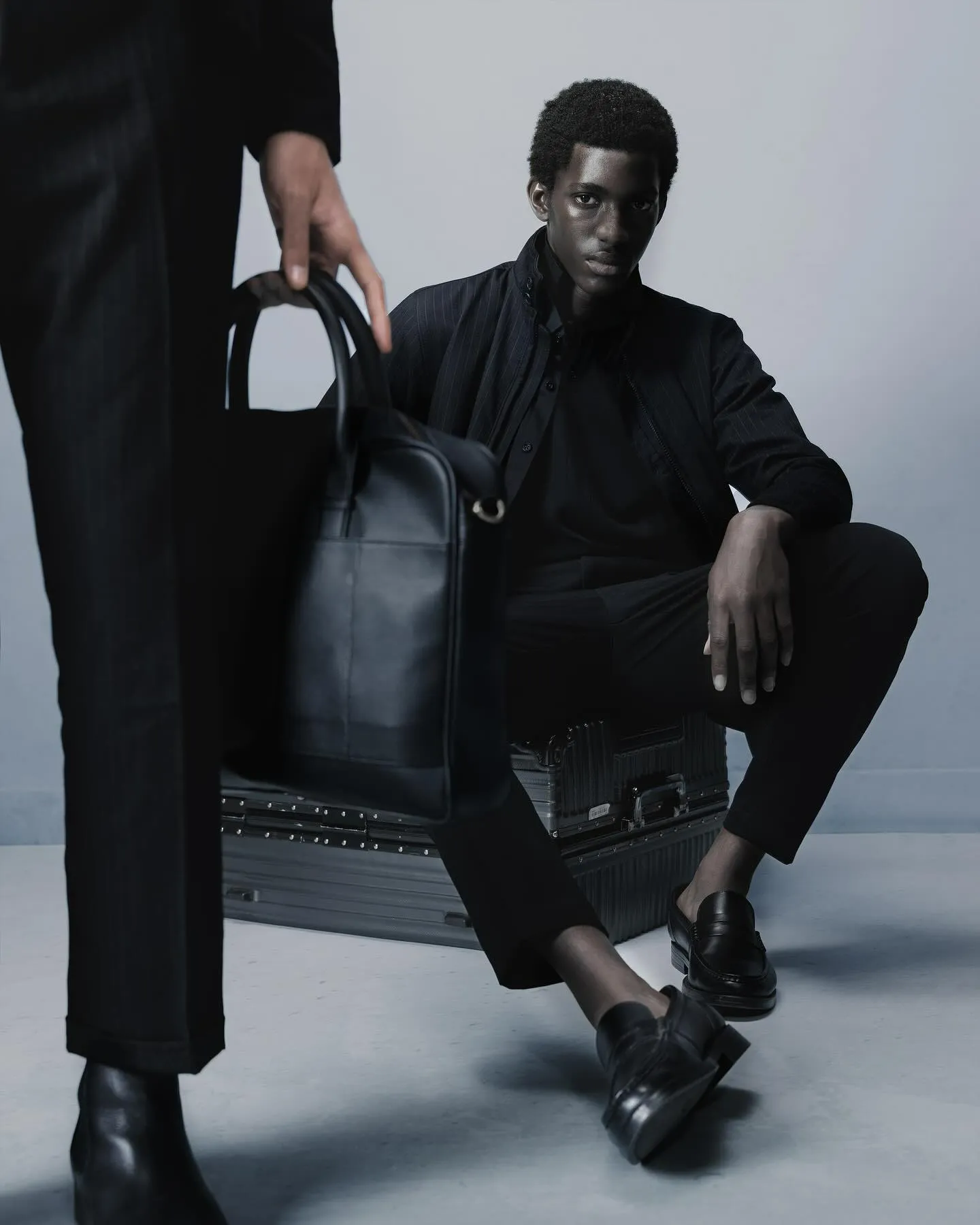 warna yang cocok untuk kulit gelap