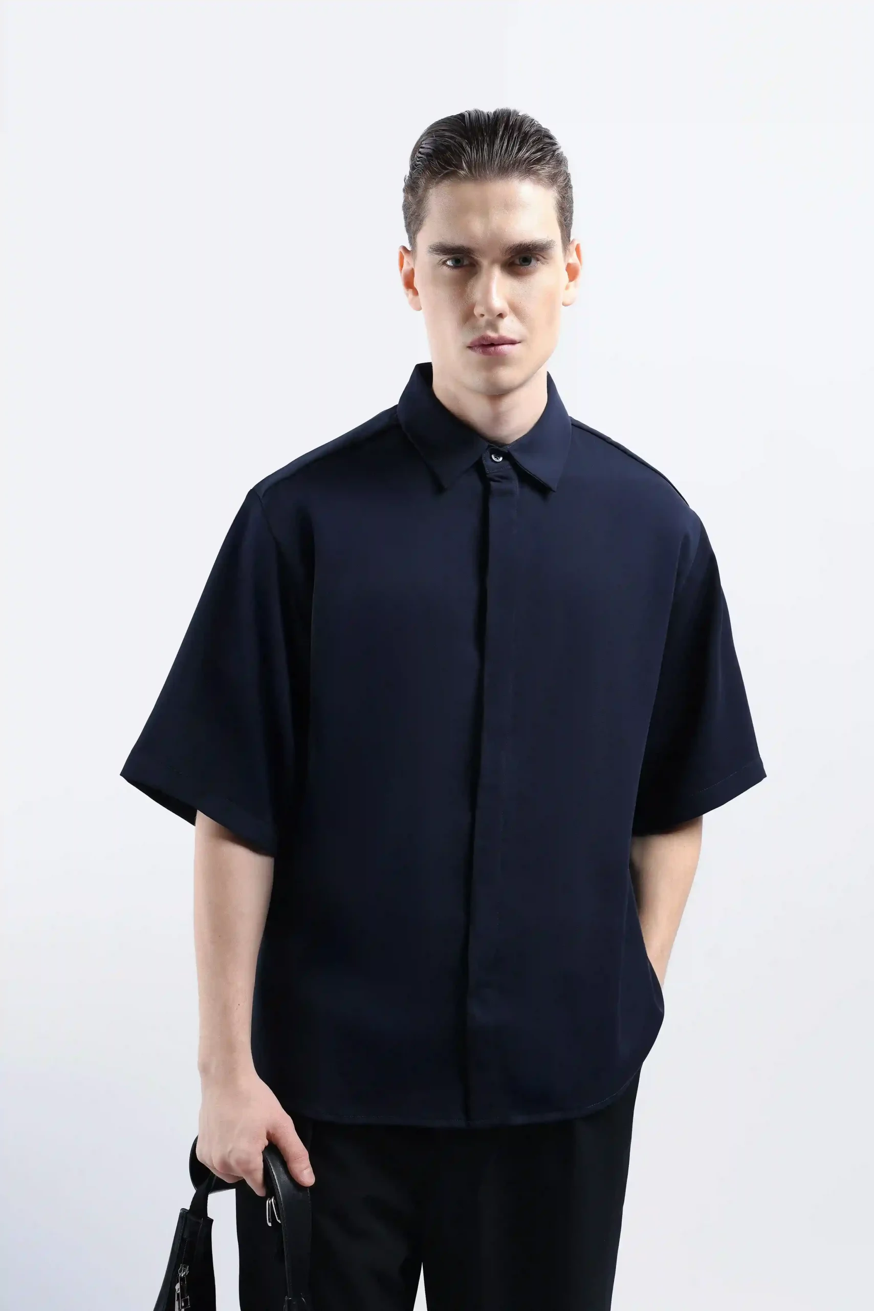 celana coklat cocok dengan baju warna apa