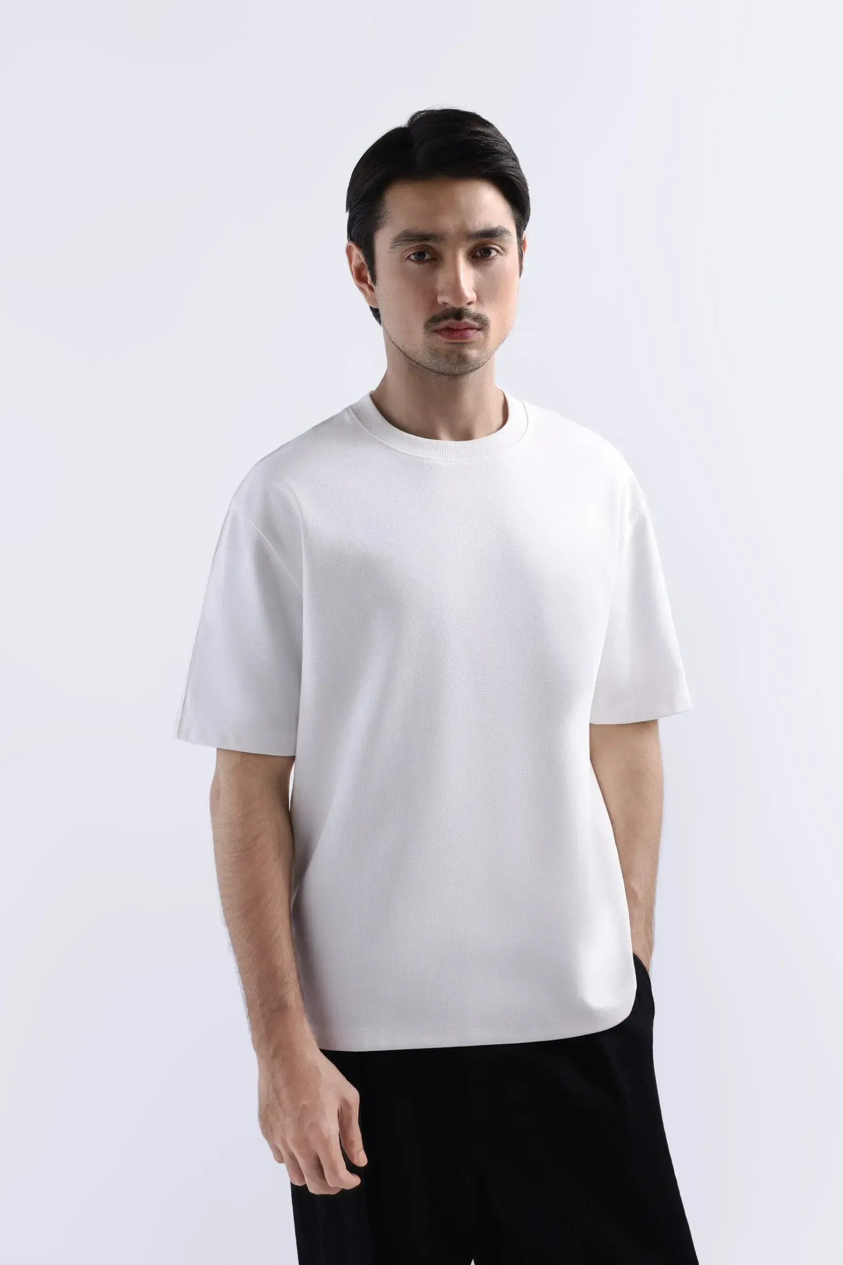 celana coklat cocok dengan baju warna apa