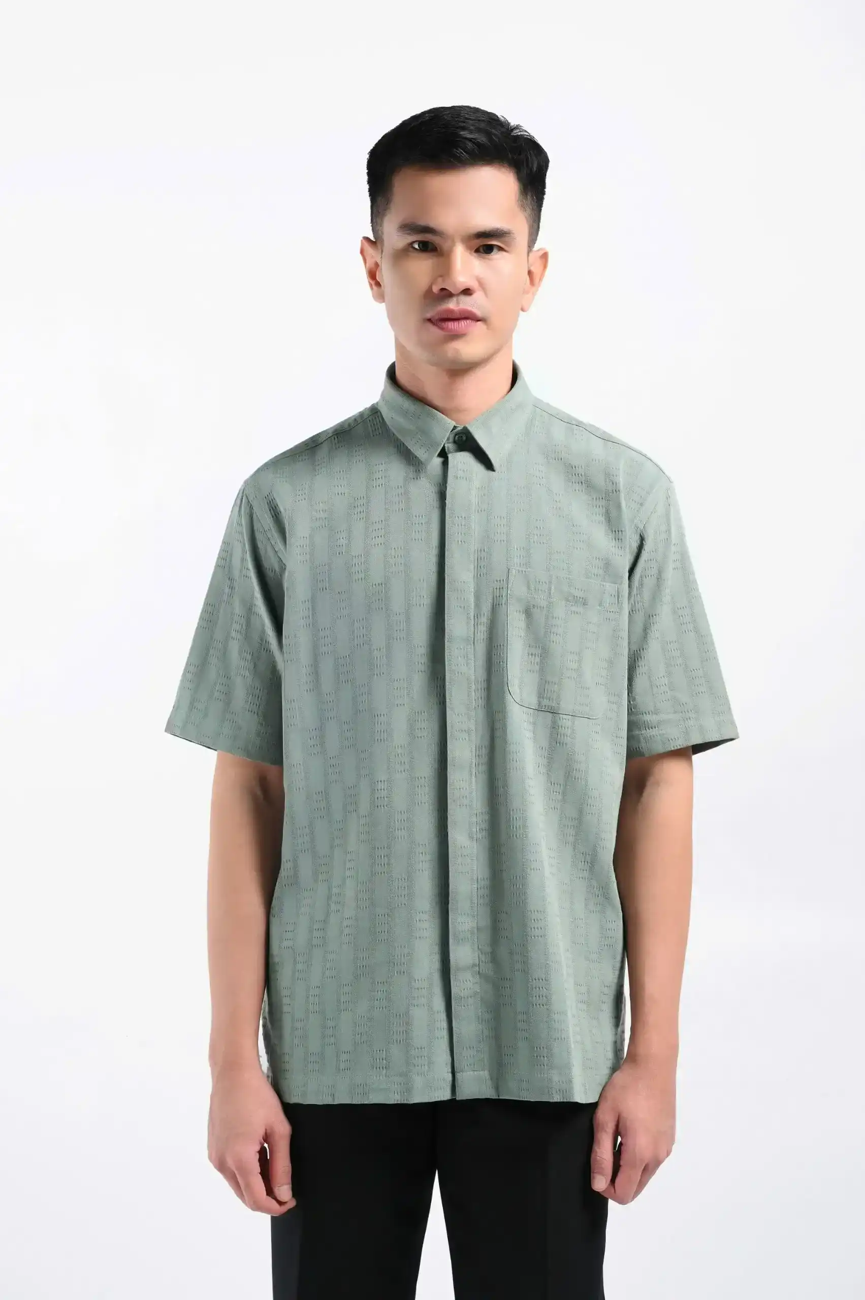 celana coklat cocok dengan baju warna apa