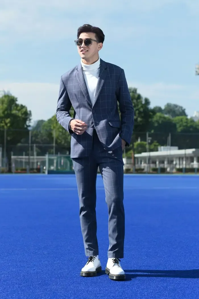 outfit wisuda pria