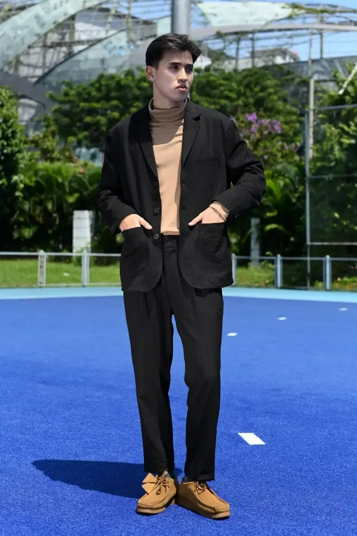 outfit wisuda pria