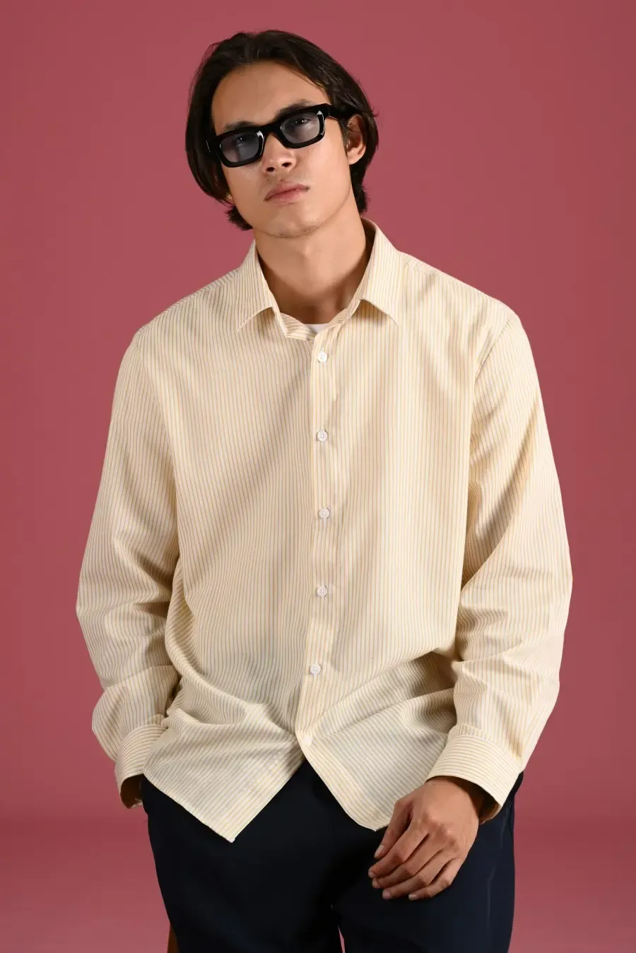 celana army cocok dengan baju warna apa